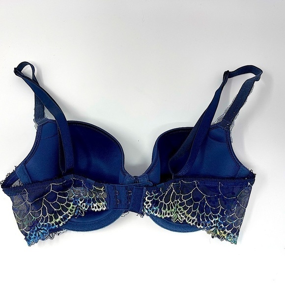 Chantelle Icone T-Shirt Bra  30D - Picture 3 of 5